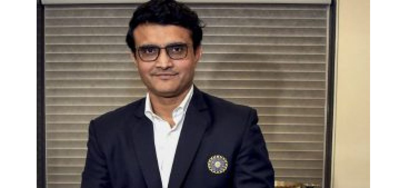 Ex-India captain's vehicle has crash, no one hurt.