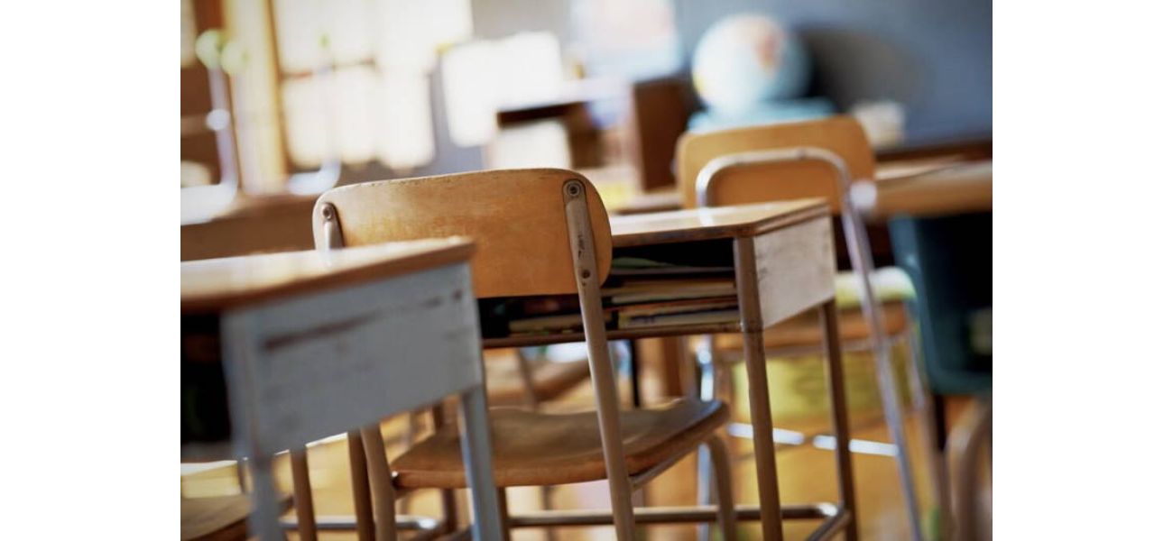 Schools are switching to a 4-day week to attract teachers.