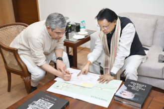 The CM of Odisha met with Ashwini Vaishnaw to discuss improving railway infrastructure in the state.
