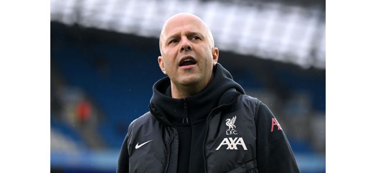 Carragher cautions about Slot's disapproval of several Liverpool players.