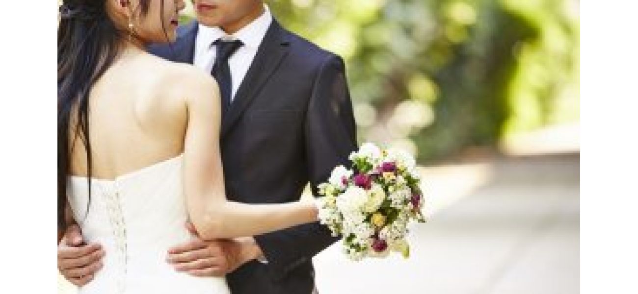 Company forces unmarried employees to choose between job security and marriage