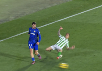 Antony, a player on loan from Manchester United, received a red card for a dangerous tackle during a game with Real Betis.