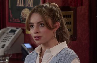 Coronation Street discovers true father of Daisy's baby