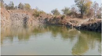 The villagers are against the directive to dispose of fly ash in a quarry.