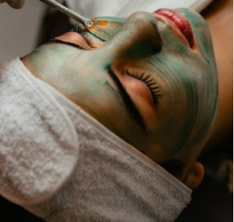 Bird droppings used for beauty? These skin care treatments are real and unusual, check them out!