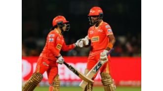 Bharti Fulmali saves Gujarat Giants with 127/9 score despite slow beginning against DC.