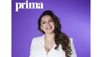 Kelly Brook buys lube from sex shop for surprising reason.