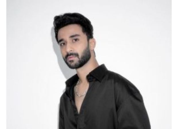 Raghav Juyal prays at Trimbakeshwar Jyotirlinga on Maha Shivratri.