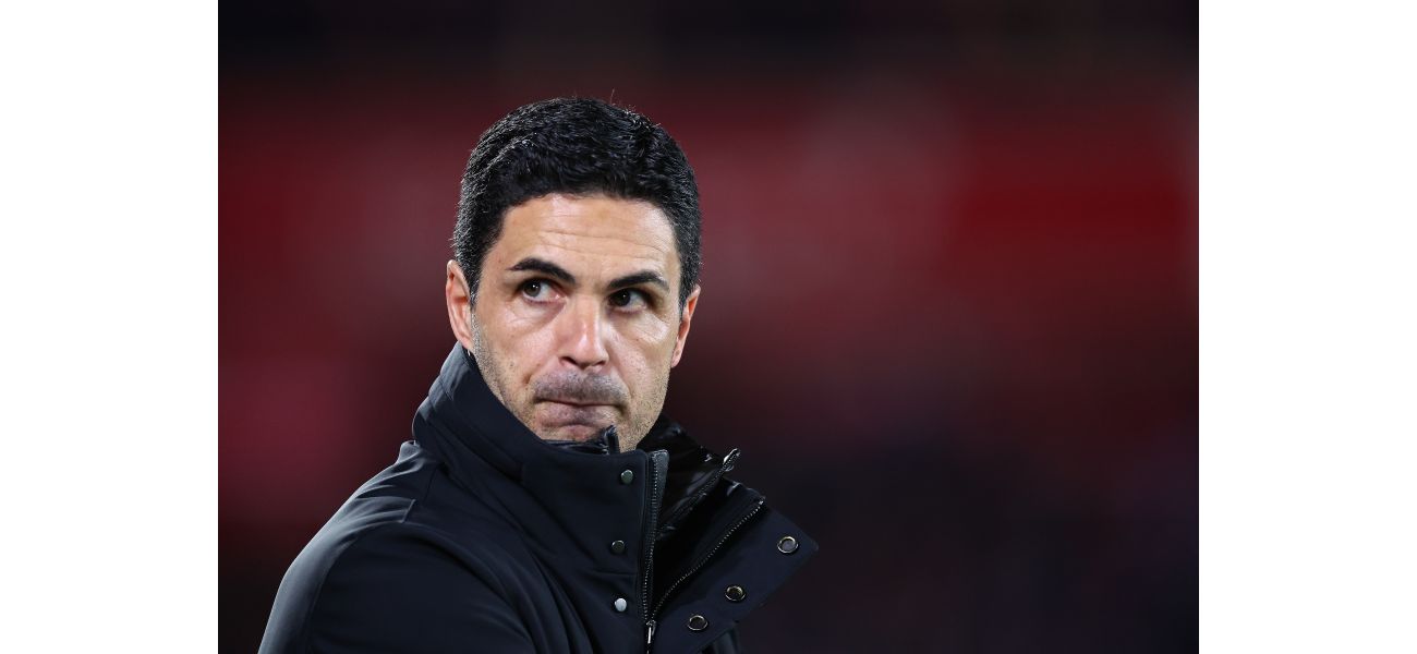 Arsenal struggling to sell two backup players during summer transfer period.