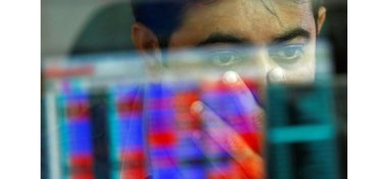 Stock market indexes decline significantly due to concerns over potential US tariffs, with Nifty falling below 22,250 and Sensex dropping more than 1,000 points.