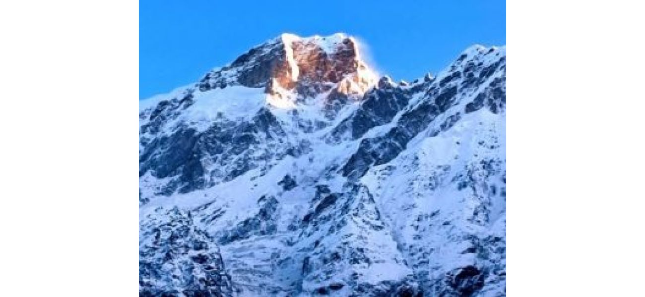 Dozens of workers stuck in avalanche in Uttarakhand, major rescue operation in progress.