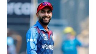Afghanistan chooses to bat first against Australia in important match at Champions Trophy.