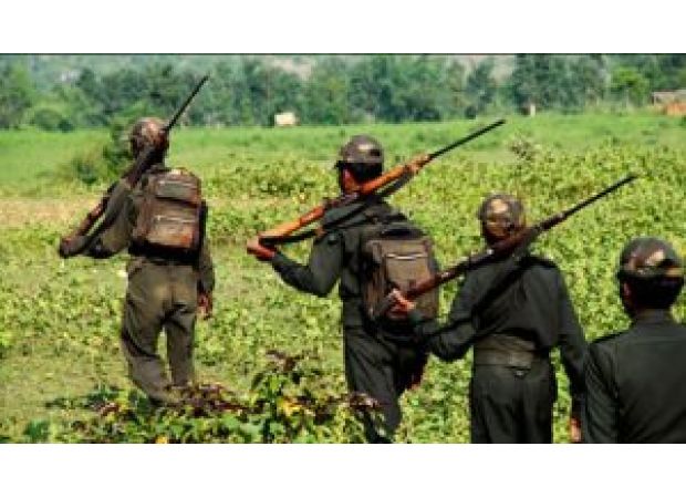 4 Naxals arrested in Sukma, 3 surrender in Bijapur, CG; explosives confiscated.
