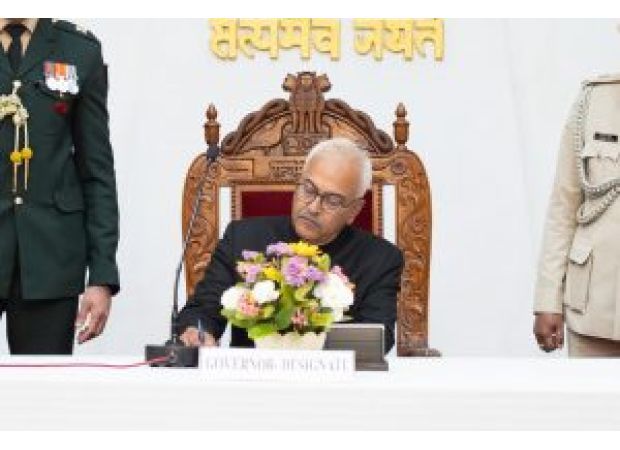 Manipur's Governor extends deadline for surrendering of stolen weapons by one week.