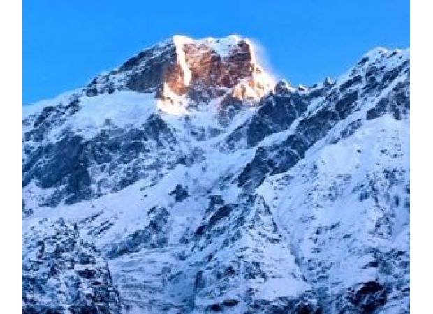 Dozens of workers stuck in avalanche in Uttarakhand, major rescue operation in progress.
