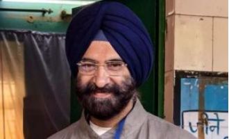 Starting April 1, the use of petrol will not be allowed for vehicles that are over 15 years old in Delhi, according to Minister Sirsa.