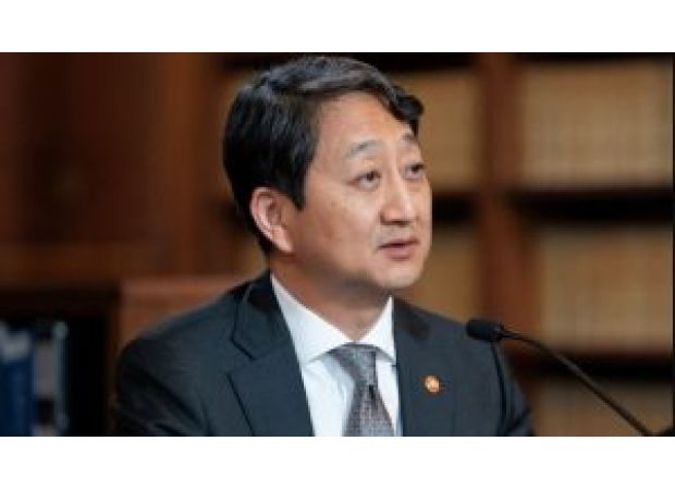 Minister calls for US to not impose new tariffs on South Korea.