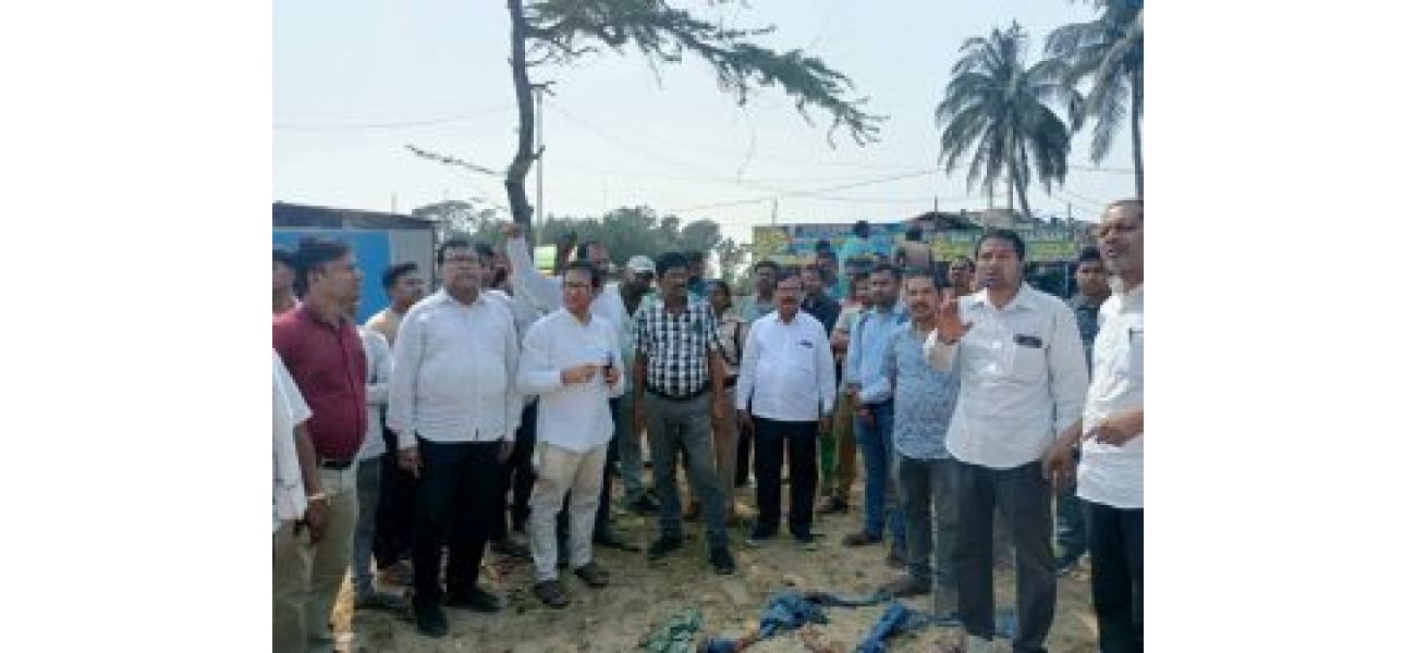 Residents of nearby border area prevent Bengal's attempt to take over land illegally.