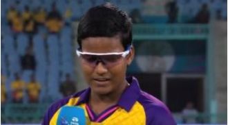 The UP Warriorz choose to bowl first against the Gujarat Giants in their WPL match.