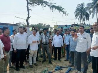 Residents of nearby border area prevent Bengal's attempt to take over land illegally.