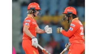 Beth Mooney scored 96 runs to help Gujarat Giants reach a total of 186/5 against UP Warriorz in WPL.