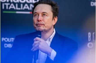 New economic trends cause billionaire earnings to drop by $10B daily, including Elon Musk.