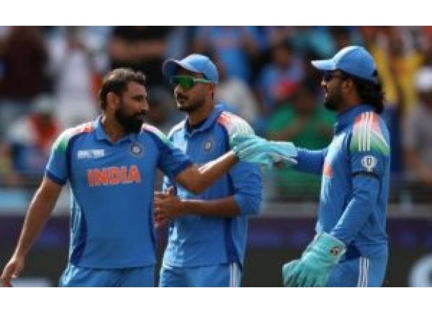 India restrict Australia to 264/10 in semifinal with impressive half-centuries from Smith and Carey.