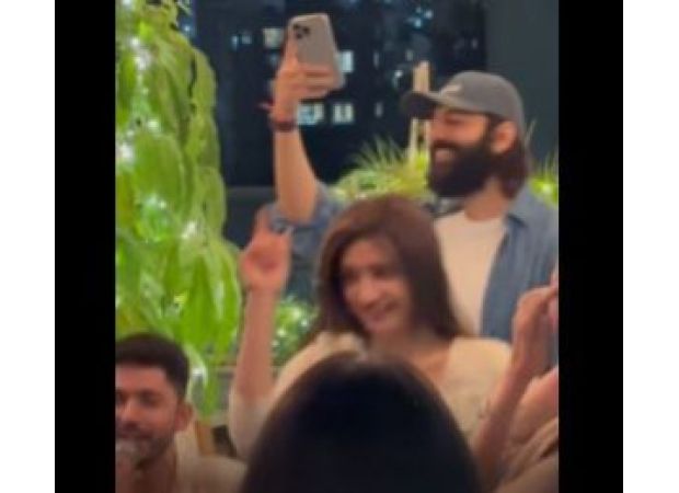 Is Sreeleela in a relationship with Kartik Aaryan? Here's the evidence.