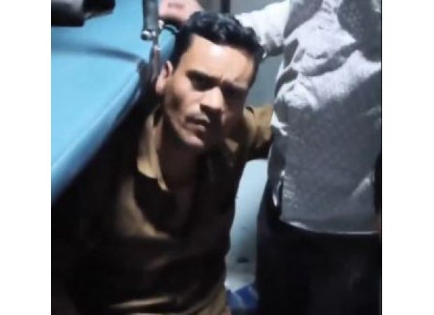 Man gets free punches after trying to kiss youth on train; video goes viral in hilarious romance overload.