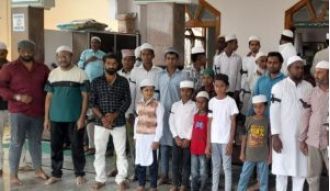 Muslim MPs and worshippers showed their disapproval of the Waqf Bill by wearing black armbands during Jumma prayers.
