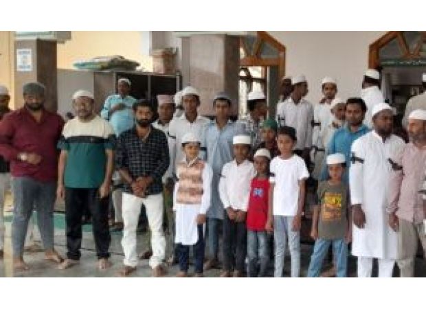 Muslim MPs and worshippers showed their disapproval of the Waqf Bill by wearing black armbands during Jumma prayers.