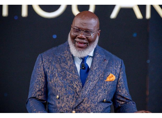 T.D. Jakes suffered a heart attack during a public appearance, according to the pastor himself.