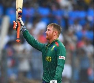 Klaasen loses central contract, Miller and van der Dussen get hybrid deals in South Africa.