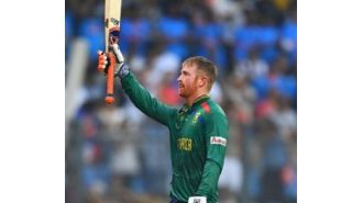 Klaasen loses central contract, Miller and van der Dussen get hybrid deals in South Africa.