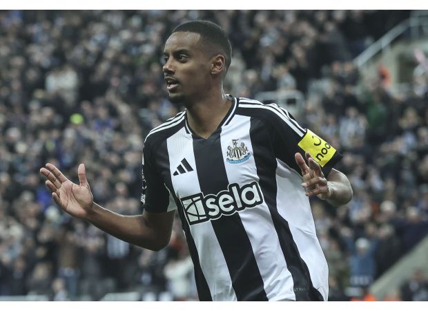 Newcastle United won against Brentford, but concerns arise over Alexander Isak's injury.