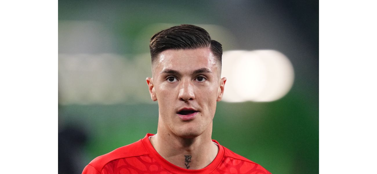The price for signing Benjamin Sesko has been updated by Arsenal, Chelsea, and Man Utd.