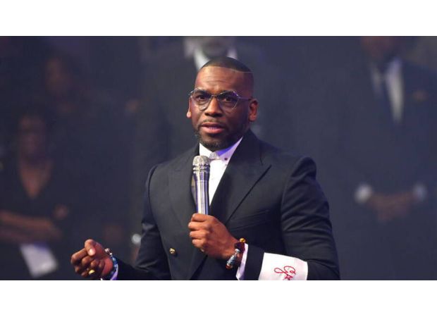 Pastor Jamal Bryant is promoting and supporting black businesses through the Bullseye Black Market.