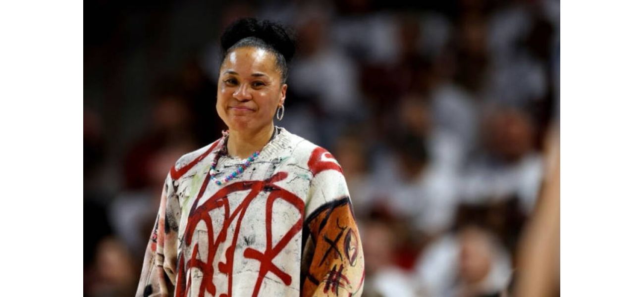 New statue starts Dawn Staley Month in South Carolina.
