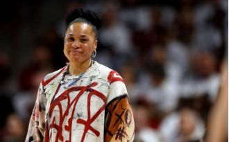 New statue starts Dawn Staley Month in South Carolina.