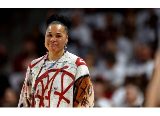 New statue starts Dawn Staley Month in South Carolina.