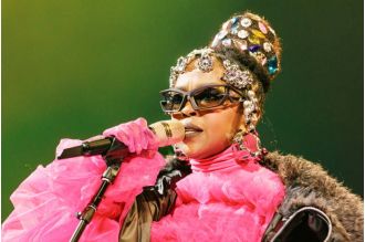 Singer Lauryn Hill stresses the significance of community in songwriting during her visit to Harvard.