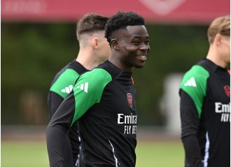 Get the scoop on the upcoming Liverpool vs Arsenal match, including team updates, projected lineup, and injury reports in this article.
