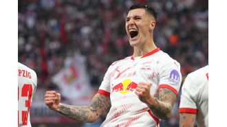 Arsenal is hesitant about adding Benjamin Sesko to their team, despite interest from Manchester United and Chelsea.