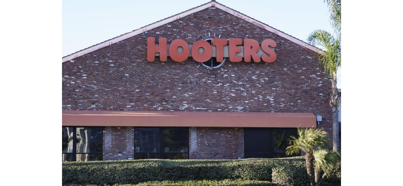 30+ Hooters restaurants shut down due to bankruptcy issues.