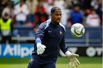 Chelsea will decide if they will transfer Mike Maignan before the Club World Cup deadline.