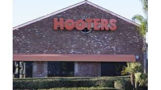 30+ Hooters restaurants shut down due to bankruptcy issues.