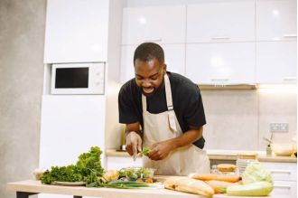 Houston's Tristen Epps crowned 'Top Chef' season 22 winner for highlighting Afro-Caribbean flavors.