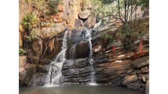 2 doctors die at Odisha waterfall