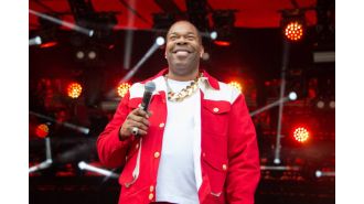 Rapper Busta Rhymes will receive a star on the Hollywood Walk of Fame.