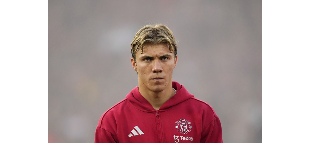Man Utd's Rasmus Hojlund chooses to transfer after not being selected for Arsenal match.